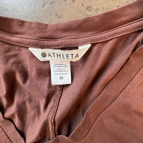 Athleta ruched, long sleeve top. Brown. Size M. - Picture 3 of 8